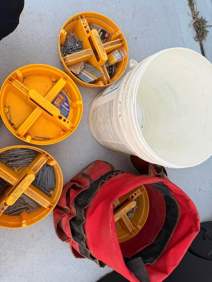 Bucket Boss Bucket Tool Organizer with seat top and handle pad.