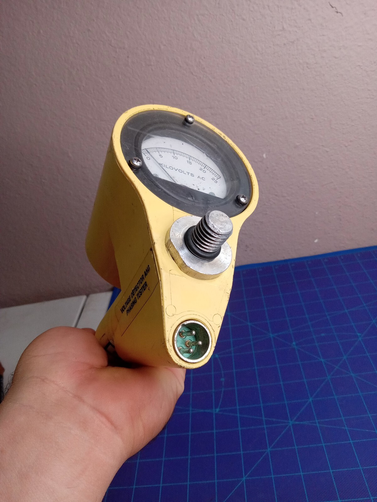 White Safety Line Voltage Detector (Bierer Analog Voltage Detector) UNTESTED