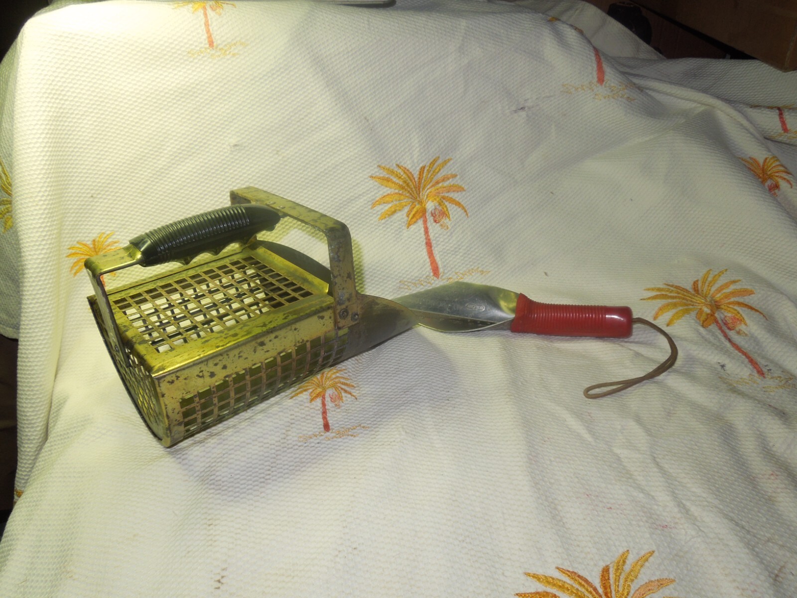 Garrett 1600970 Metal Sand Scoop And Wilcox All Pro 100 Trowel Excellent