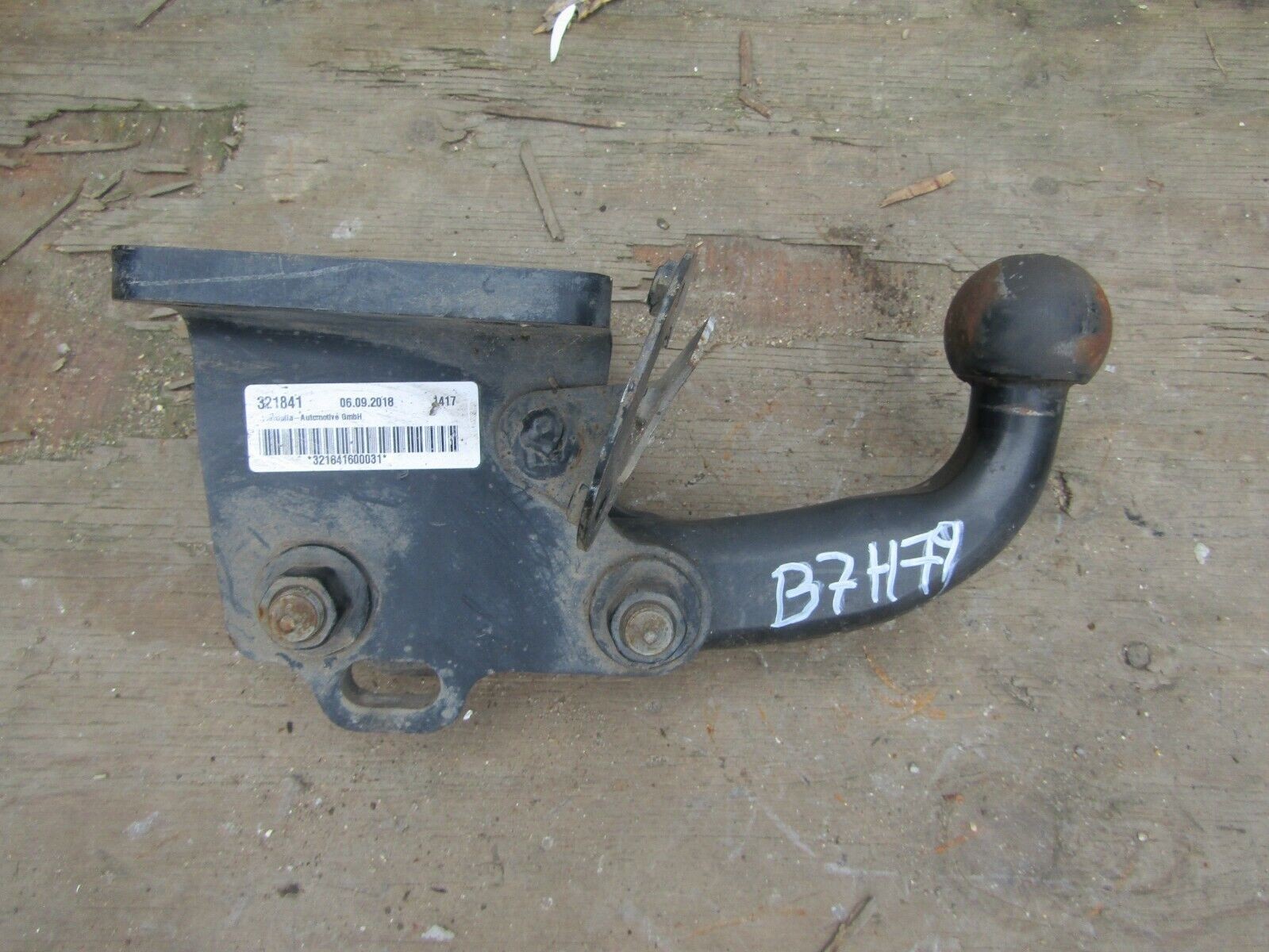VW AMAROK TRAILER HITCH REAR TOW BAR A50-X GENUINE P/N: 2H5803881K REF B7H79