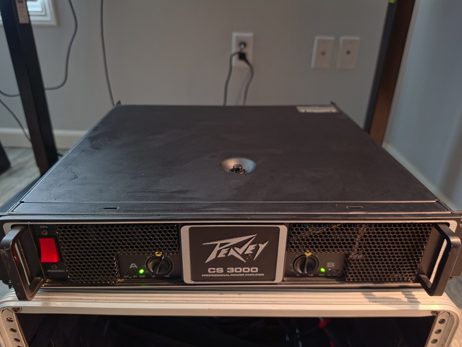 Peavey CS 3000 Professional Power Amplifier 2-Channel 3100W Bridged Tested...