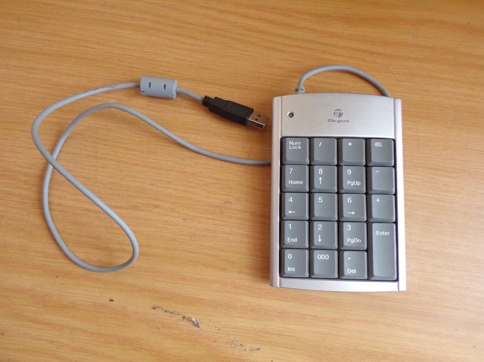 Targus PAUK10U Mini USB Numeric Keypad w/2 USB Ports~Tested & Working