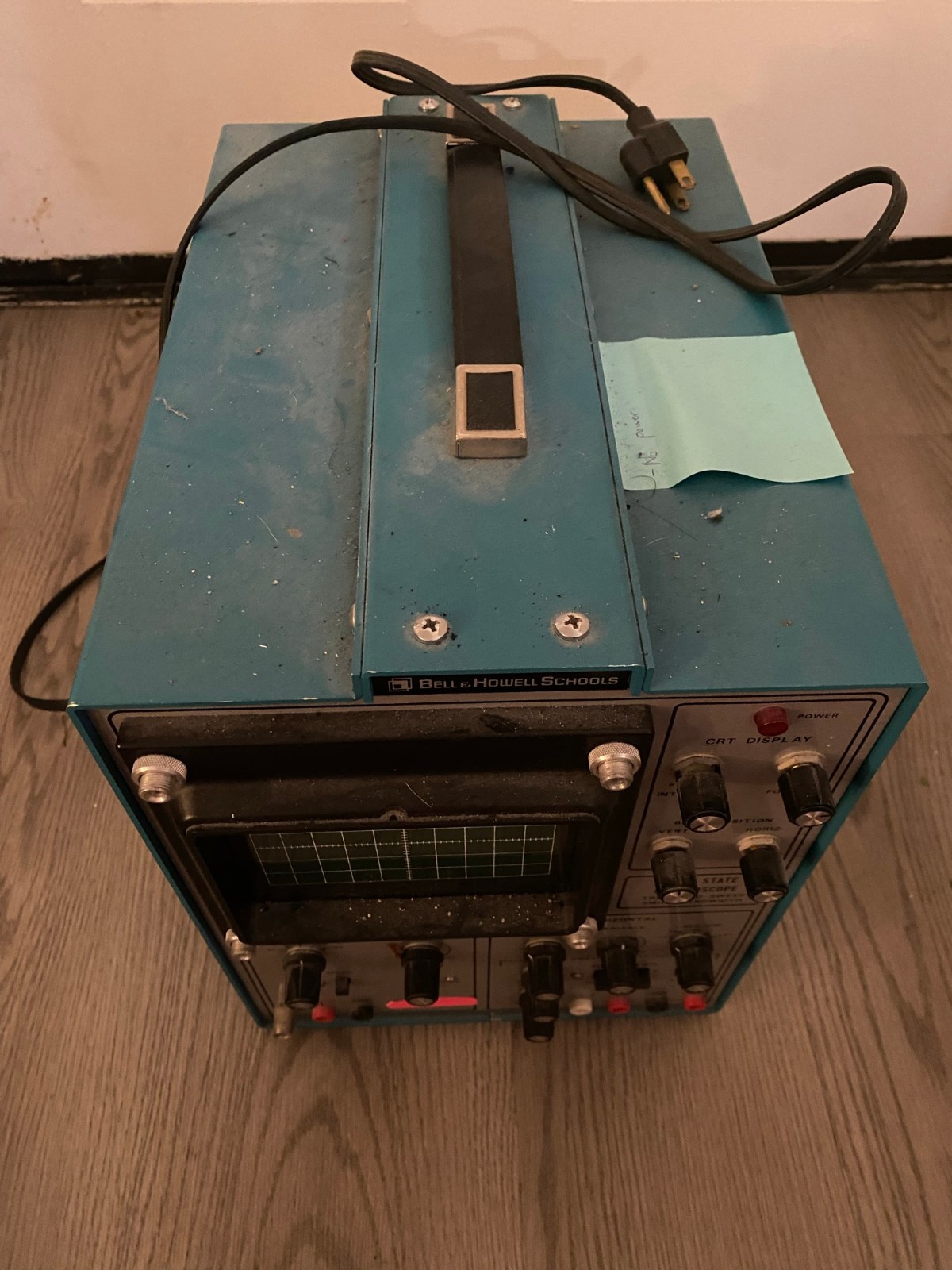 Bell & Howell Schools Solid-State Oscilloscope (5MHz Triggered Sweep) + manual