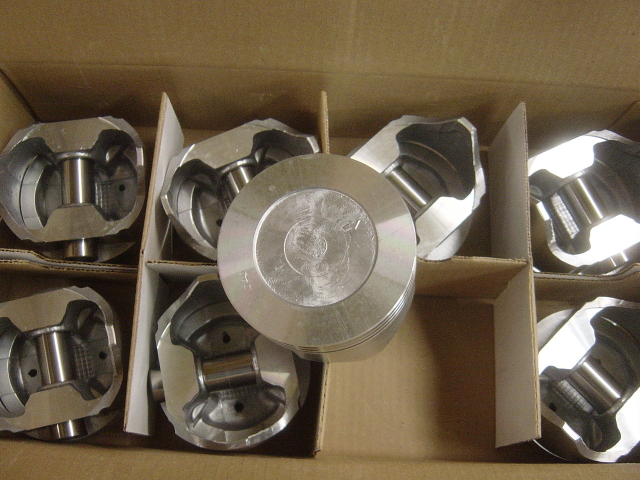 302 FORD PISTON CAST .040 OVER 86 THRU 92 U.S.A. MADE