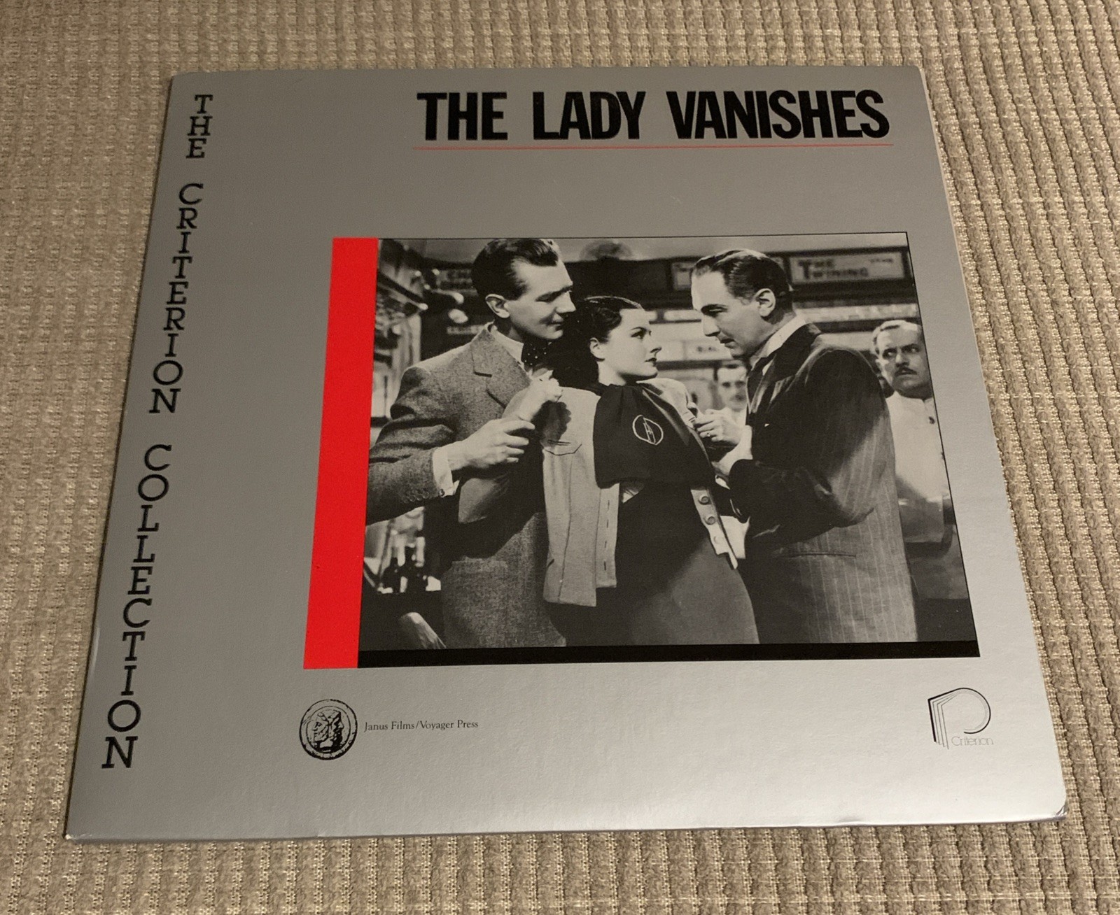 The Lady Vanishes (Laserdisc) CRITERION COLLECTION W/Bonus Sleeve Hitchcock RARE