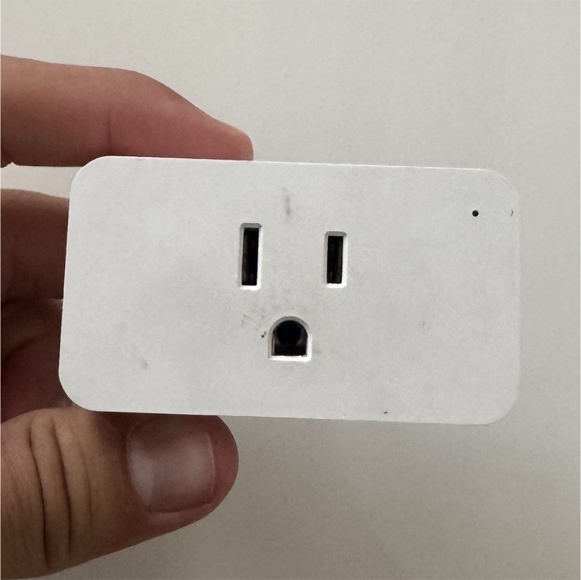 Roku Indoor Wi-Fi Smart Plug PS1000X White App-Controlled Alexa/Google 120V 15A