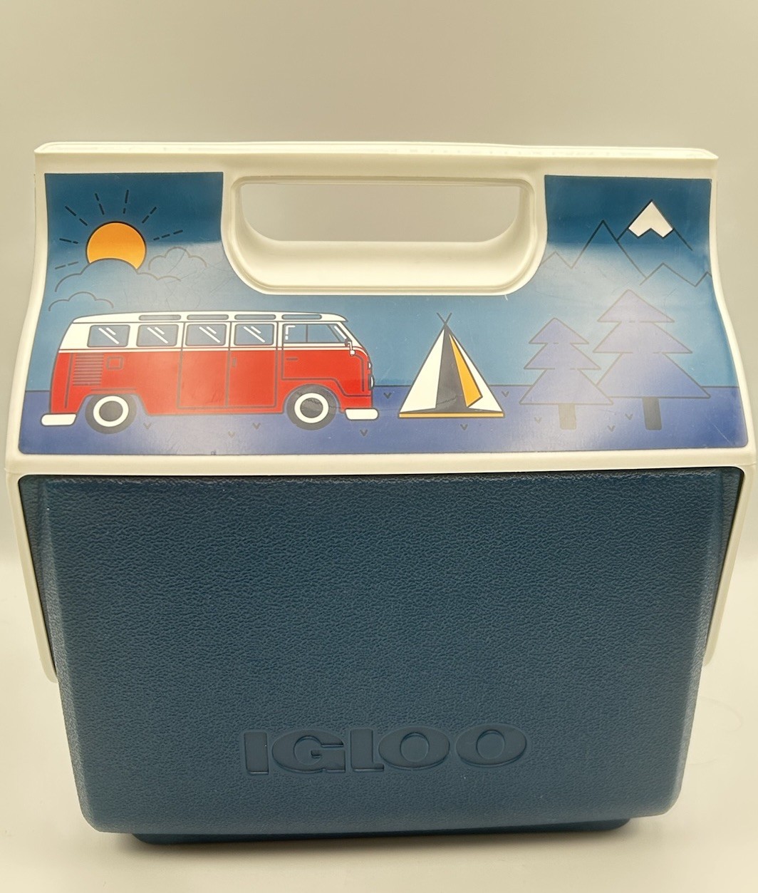 Igloo 4 qt Cooler Collab Special Edition VW Bus Volkswagen Van Camping 6 Cans