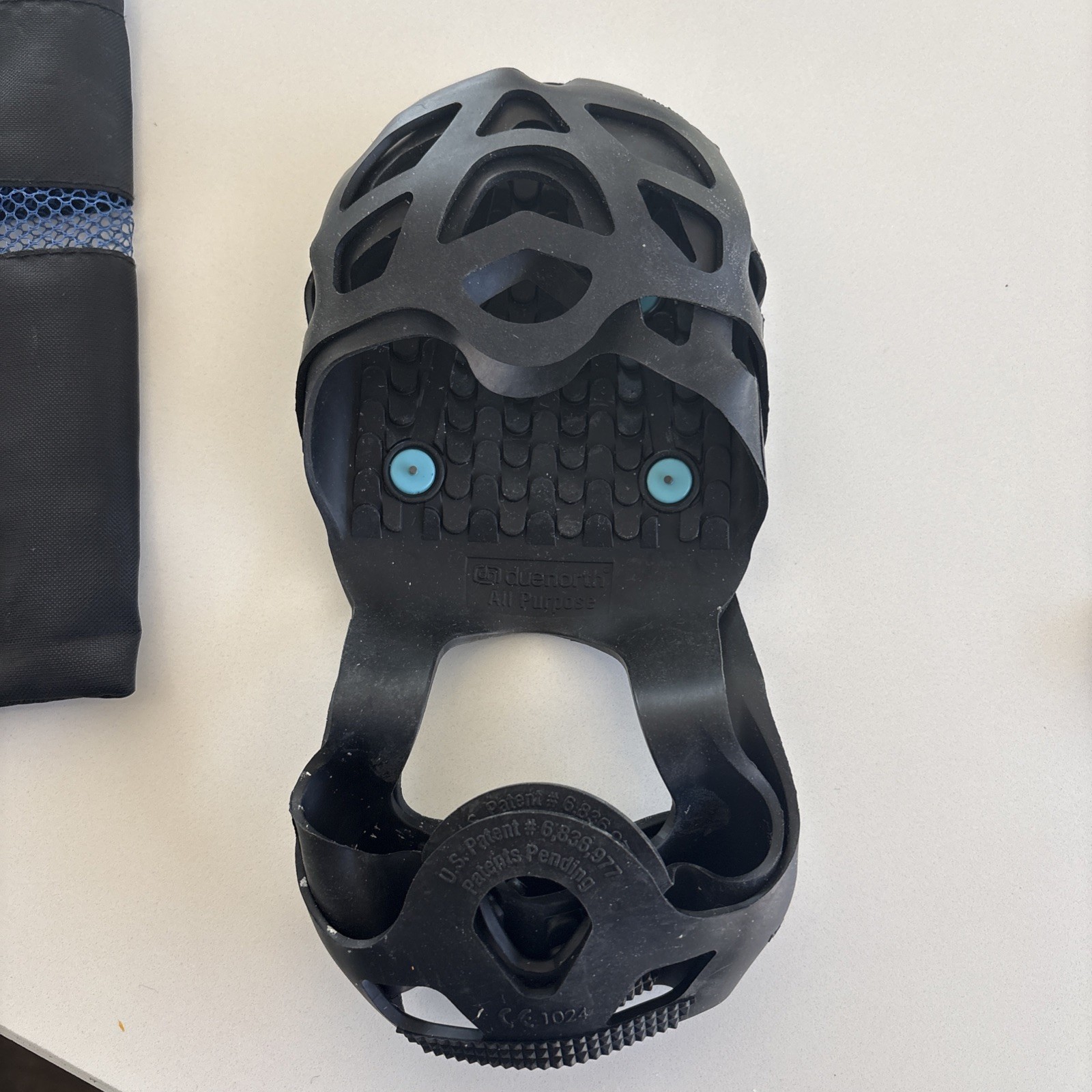 NEW 2 Due North “all Purpose Traction Traction Aids” Medium