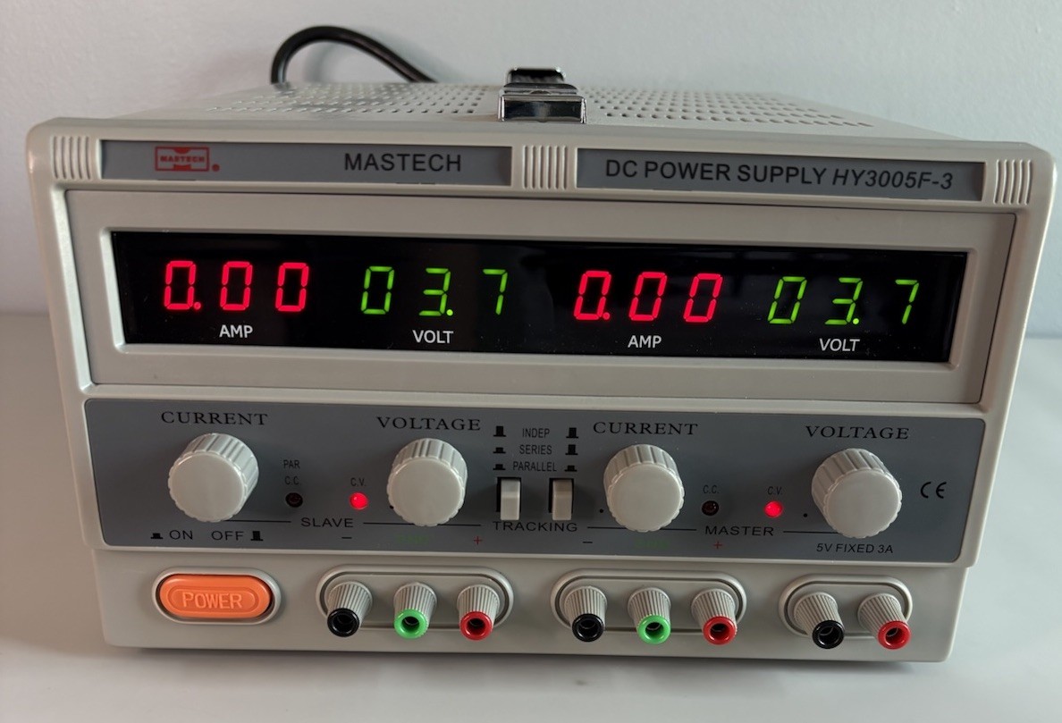 MASTECH DC Power Supply HY3005 F-3 Pre-Owned