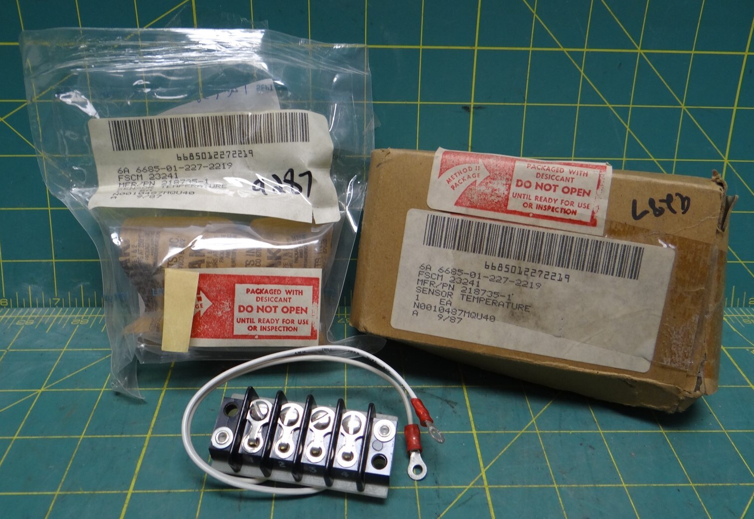 Data Products Ambient Temperature Sensor P/N 218735-1 NSN 6685-01-227-2219