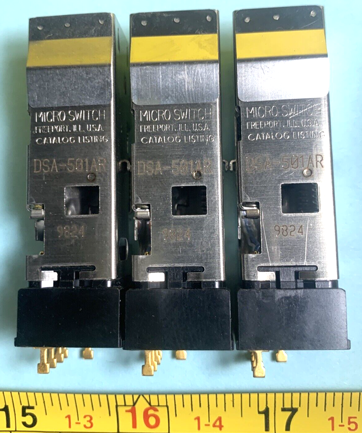 Lot of 3) Microswitch DSA-501AR Sensing and Control Switch