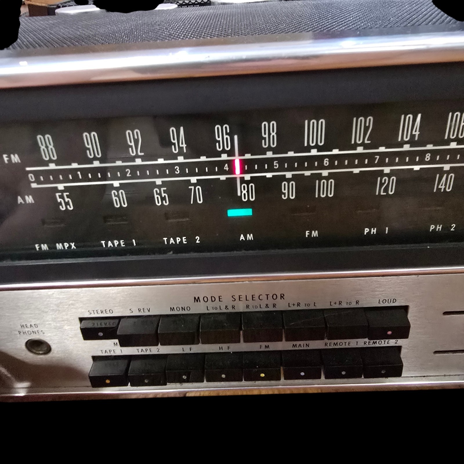 McIntosh MAC 1900 Solid State Stereo Receiver with Analog Tuner Dial working