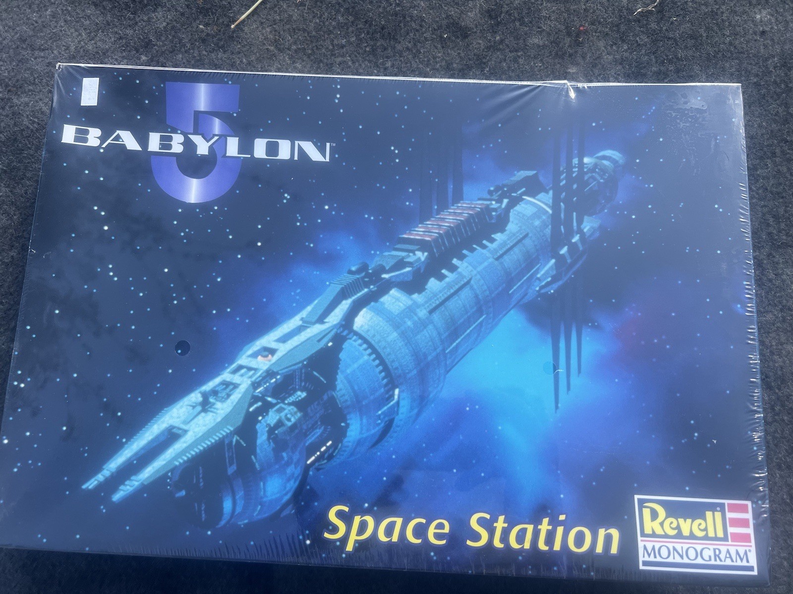Revell Monogram Babylon 5 Space Station Model Kit 85-3617 New Factory Sealed