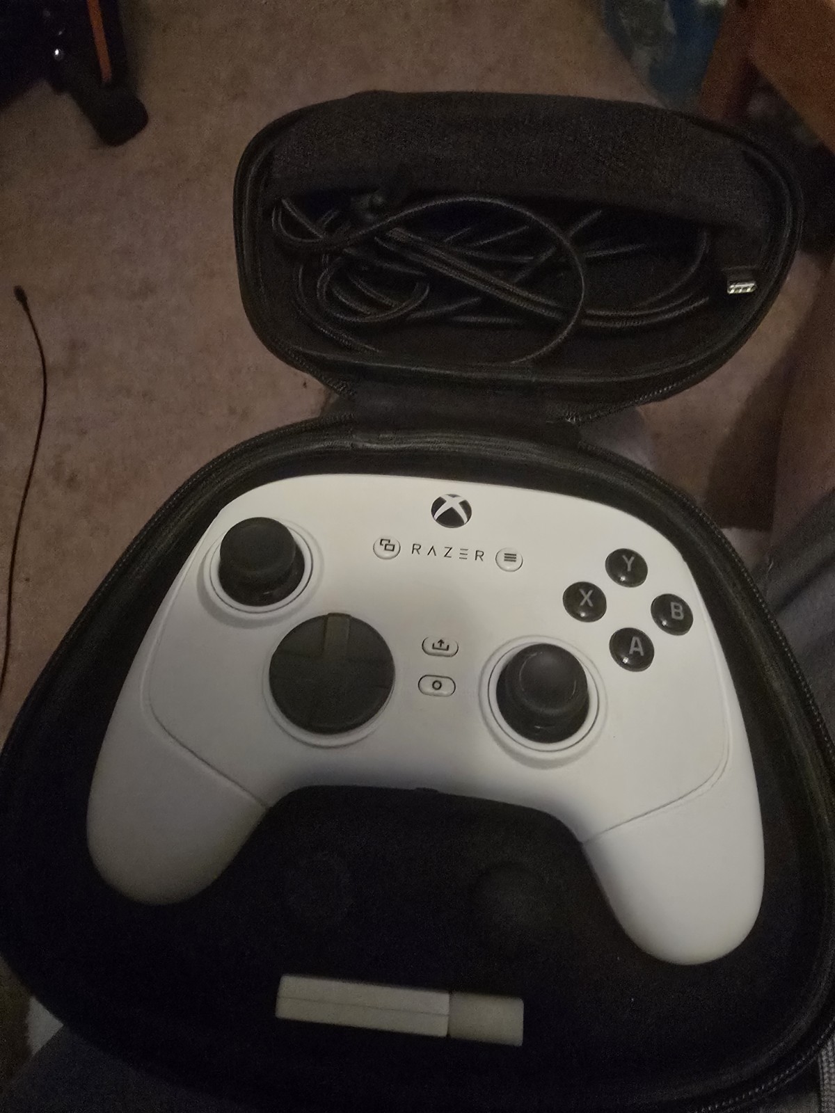 Razer Wolverine V3 Pro Controller + Carrying Case White Xbox Series X|S