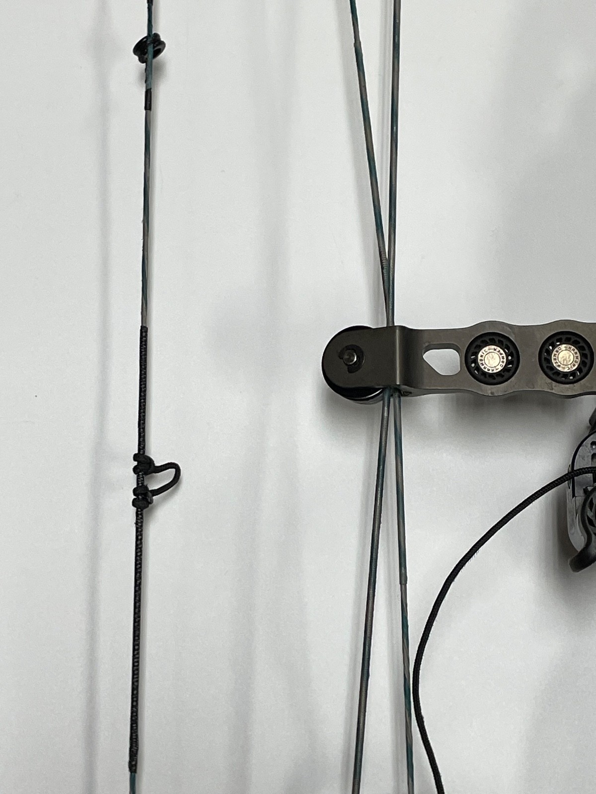 Matthews Switchback RH Compound Bow w/ Spot Hogg Sight - 70#, 35.5" Cable Length