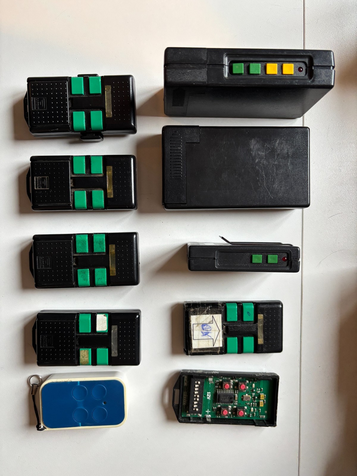 LOT 9 Remote Controls 433 MHz CARDIN TRS476400 and others