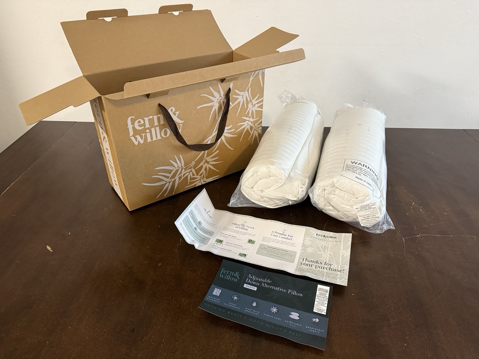 New in Box Fern & Willow White Adjustable DownAlternative Queen Pillow set of 2