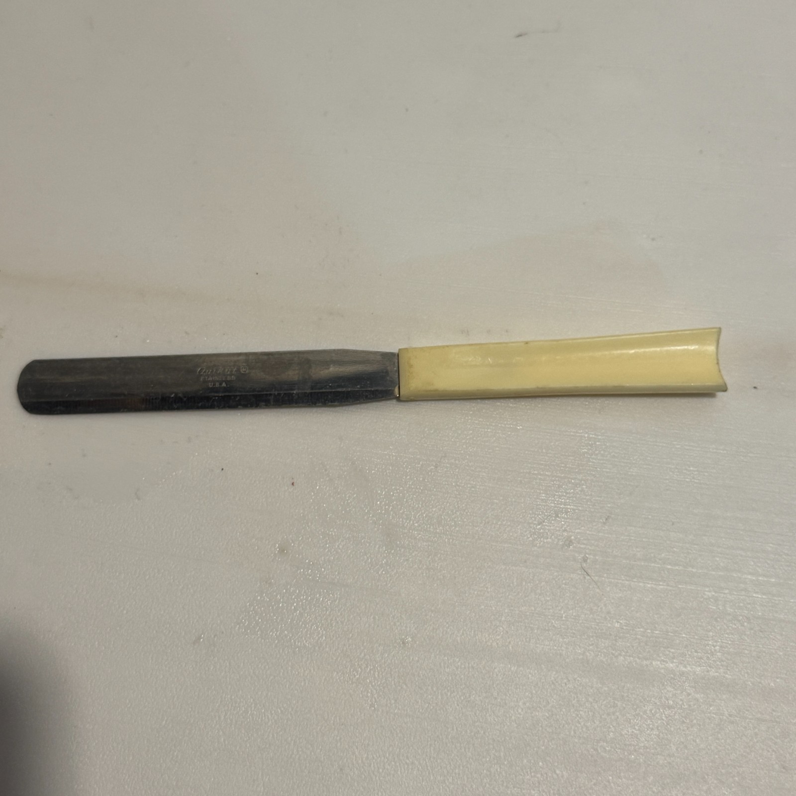 Vintage Quikut Butter Knife with Plastic Handle