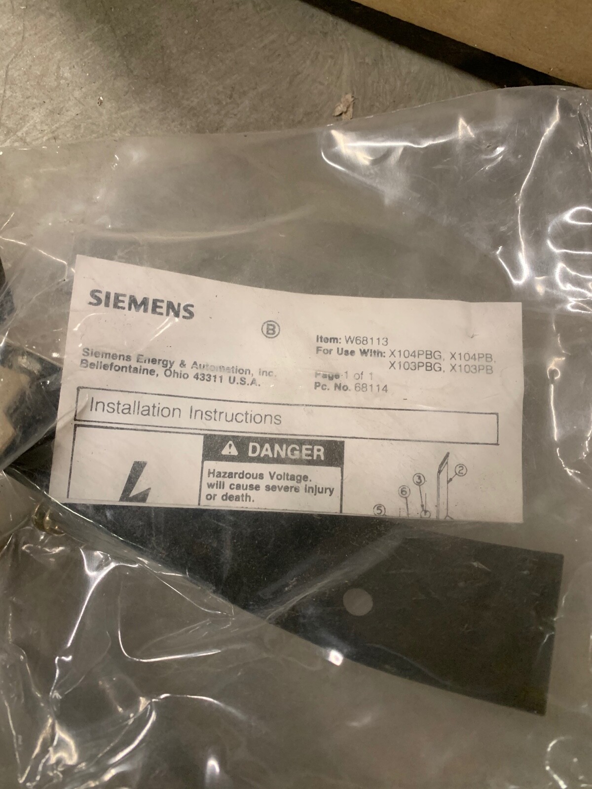W68113 Siemens X104, X103 Busplug Isolated Ground Stab NIB