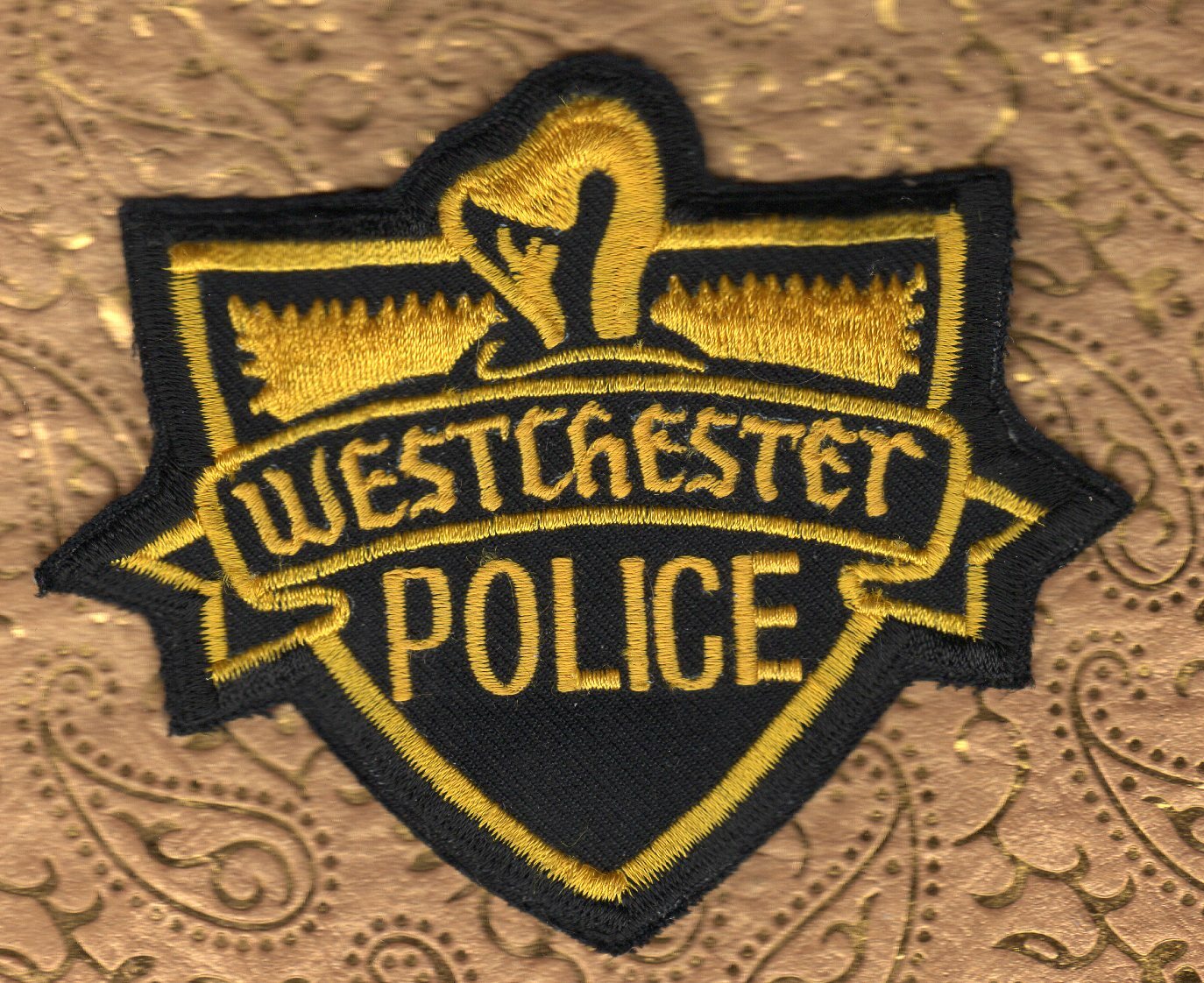 👀😂😍👌  Westchester Illinois Police Shoulder Patch  4" x 3-3/8"