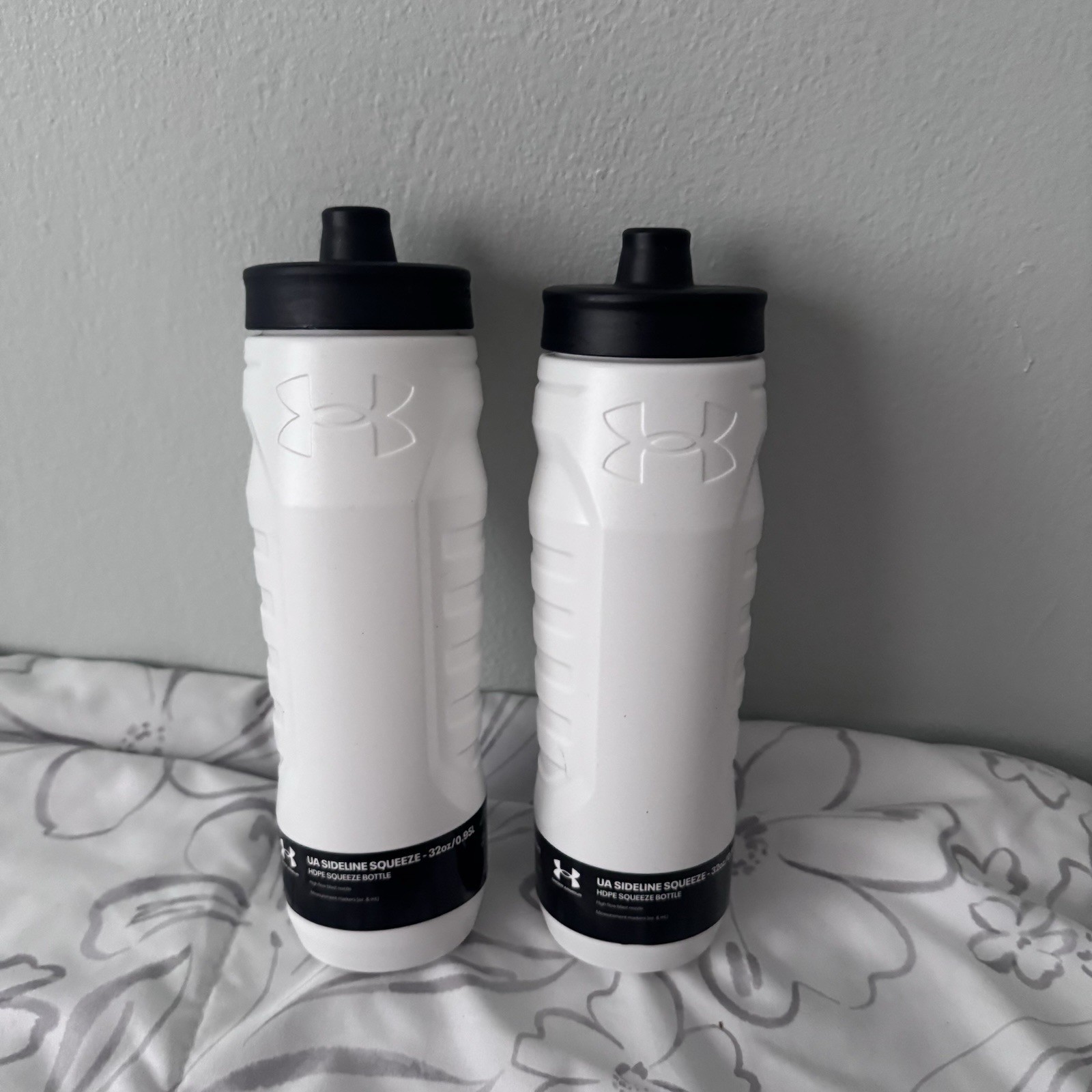 2 NEW Under Armour UA Sideline Squeeze Water Bottle 32oz Workout Fitness White