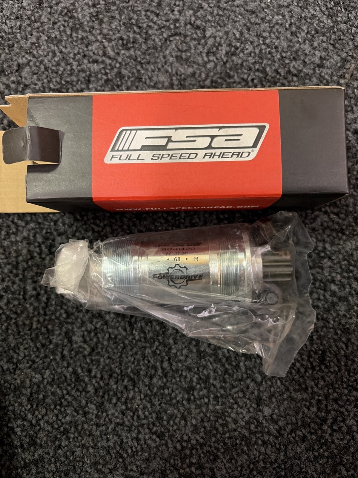 New FSA Power Drive  Steel 68x118  210-3514 Bottom Bracket