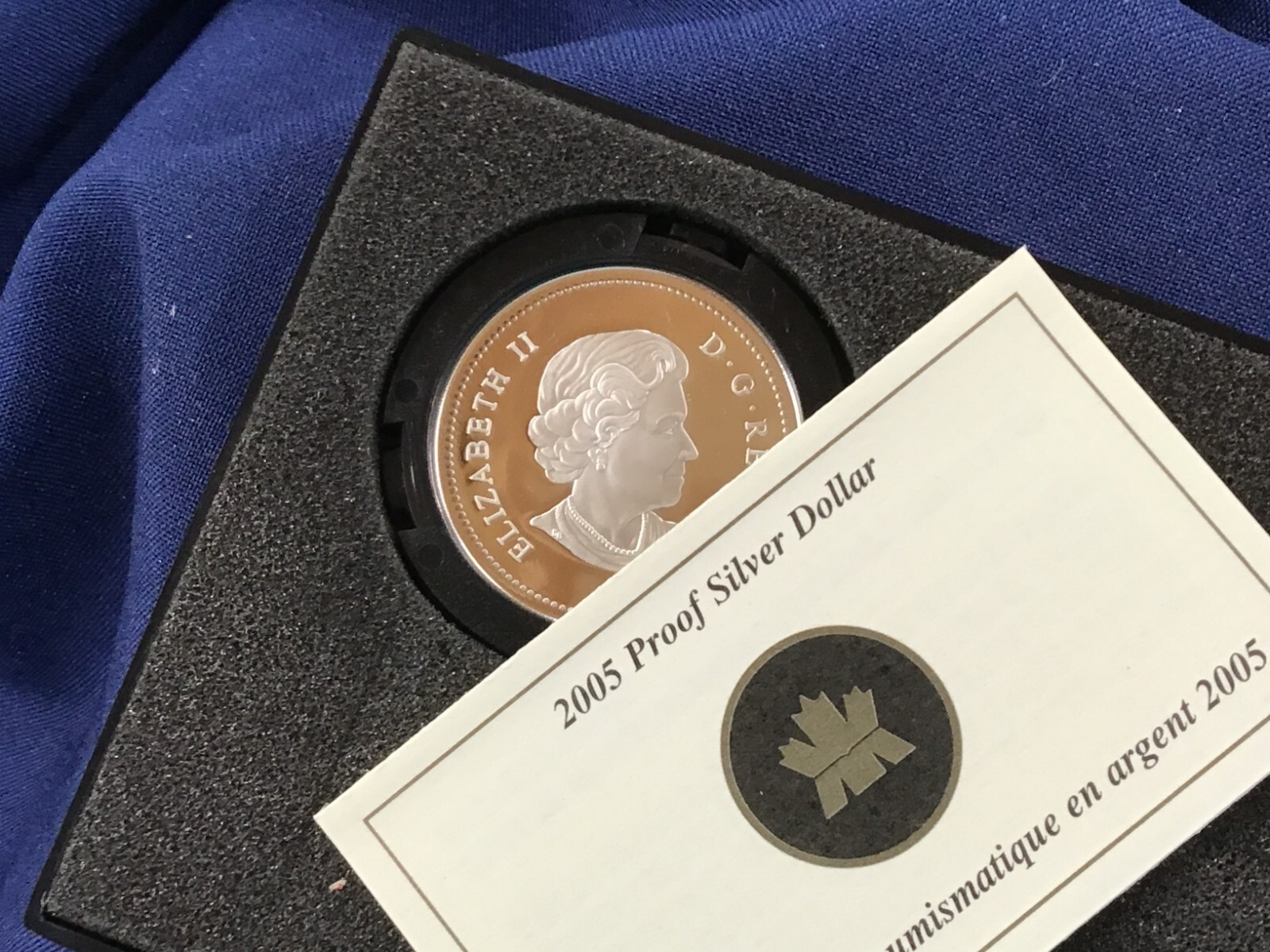 2005 Canada 150th 40th Anniversary of National Flag Proof Silver Dollar E0631