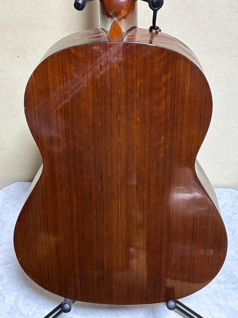 Yamaha Classical Guitar With Hard Case C-180