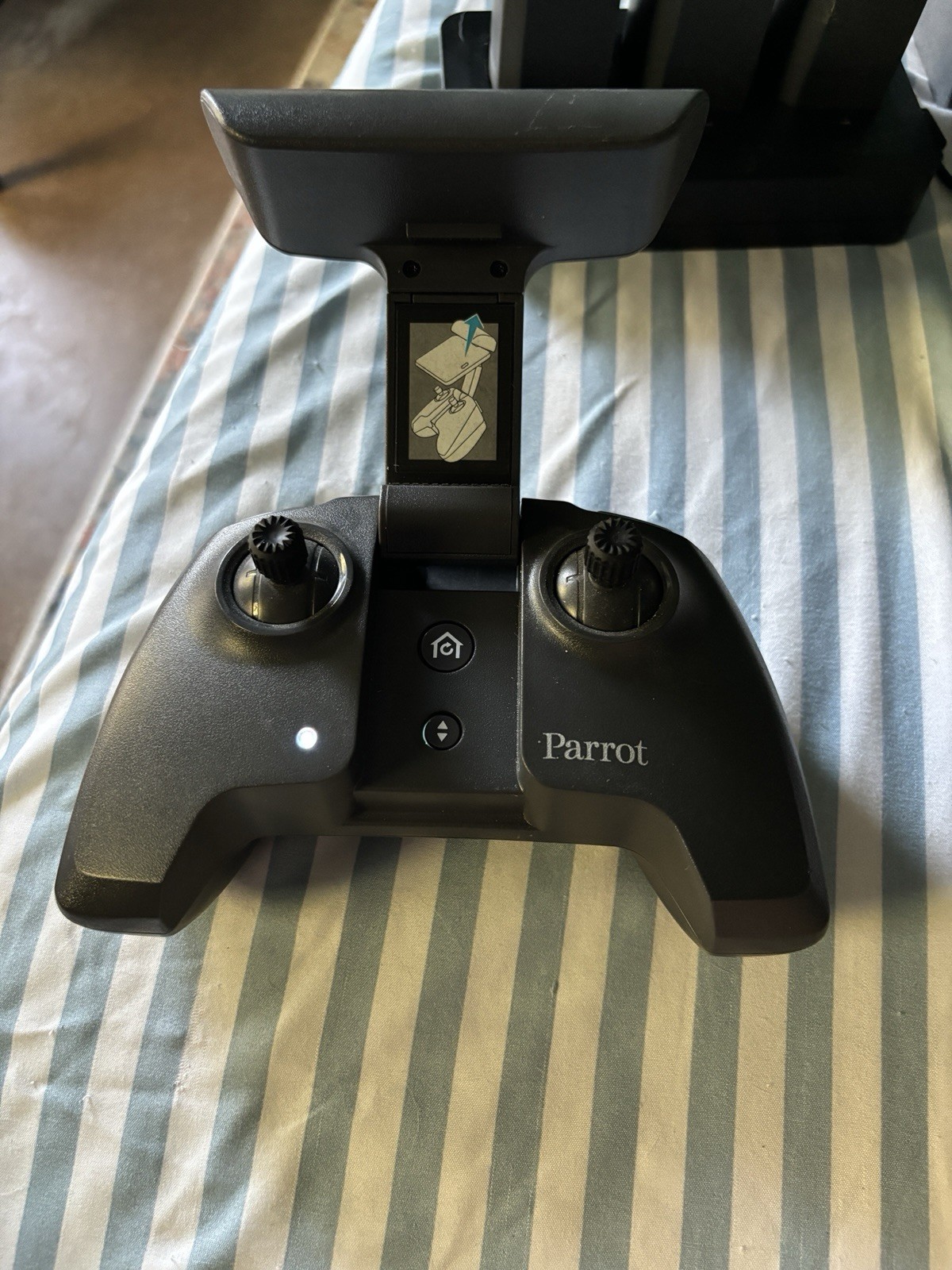 Parrot ANAFI Ready to Fly Camera Drone Bundle w/ Remote, 3 Batt, Dock, Case
