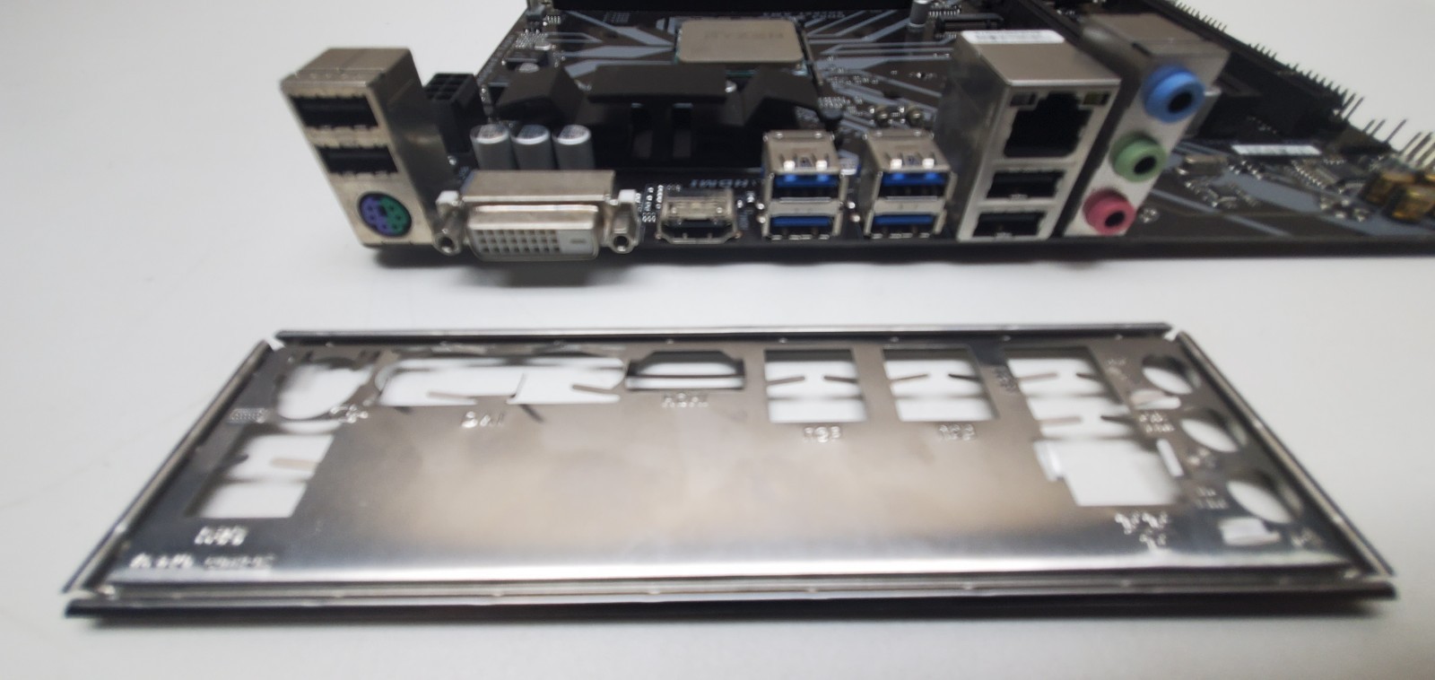 Gigabyte B450M DS3H w/AMD Ryzen 3 1200 CPU & Vapor-X Radeon HD 5770 1GB DDR5 GPU