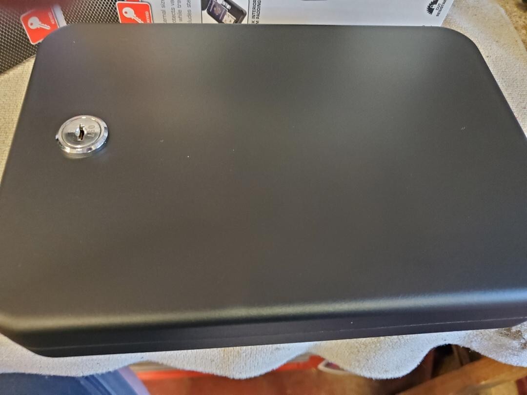 Defiant Small Gun Safe's  with Key Lock