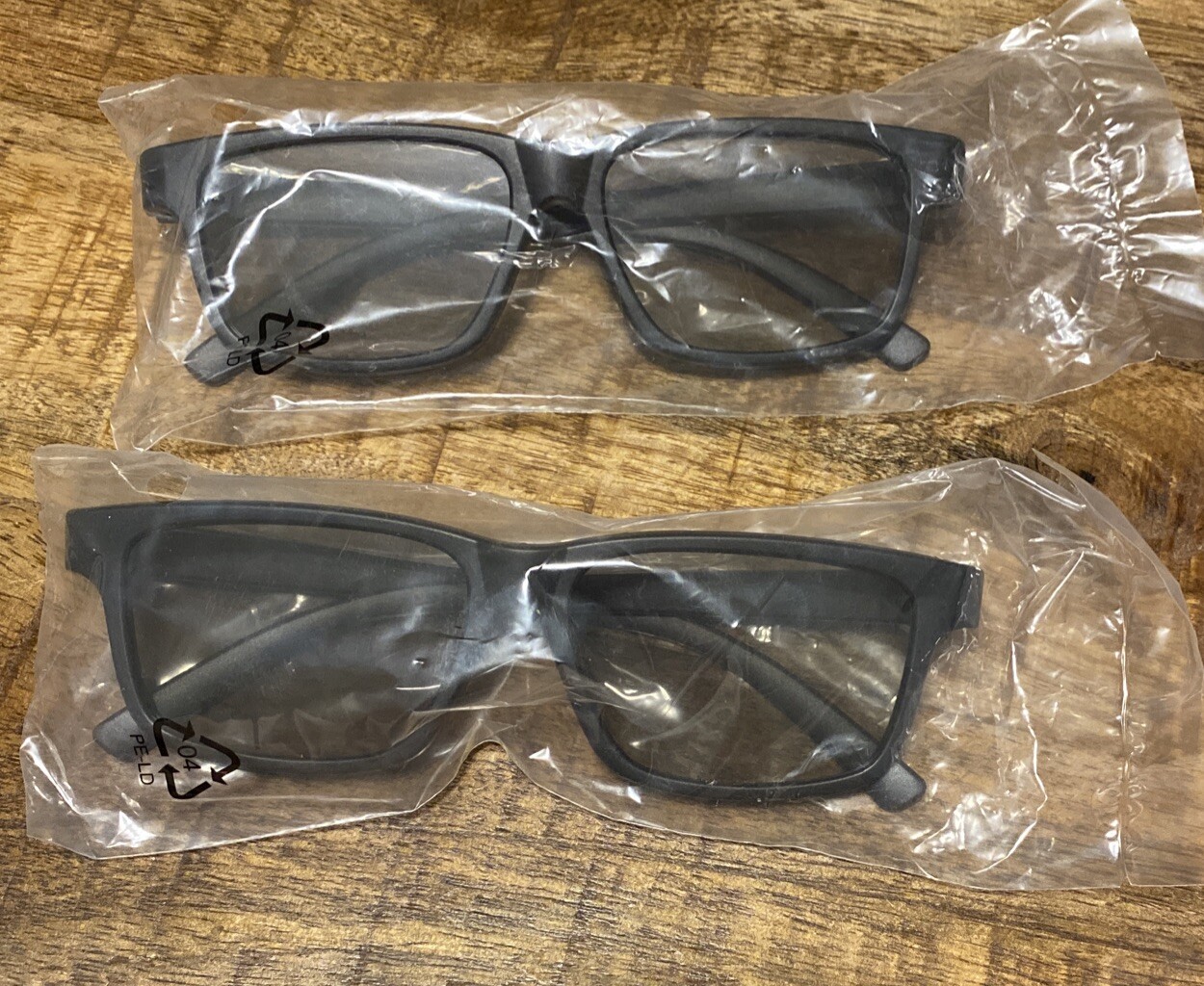 Two Pair Of Vizio 3D Glasses Sealed New