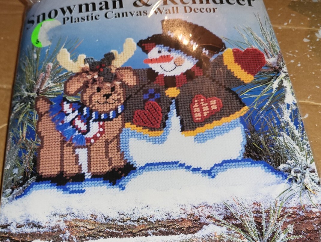 Design Works Snowman Reindeer 10" x 13" Plastic Canvas Wall Decor Kit 1569