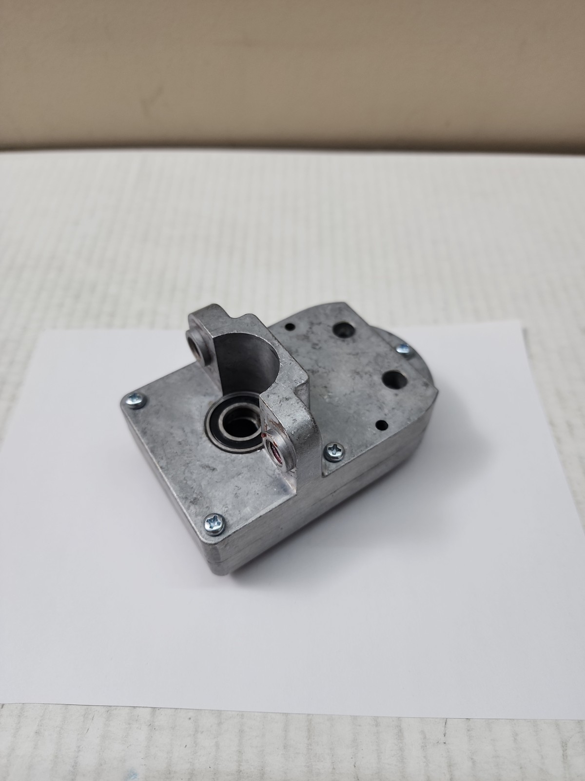 Mighty Mule Gate Opener Gear Box for Model: MM571W / MM572W/MM371W/MM372W.