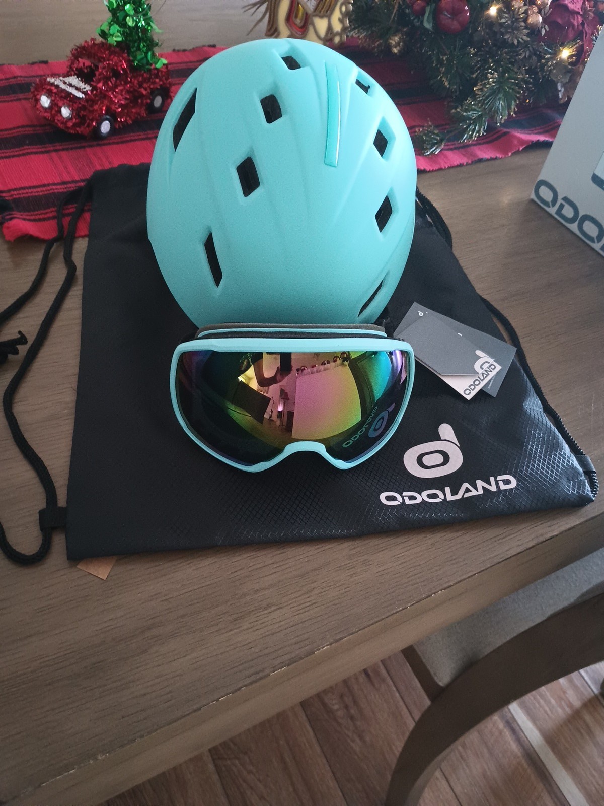 Odoland Winter Snowboard Ski Helmet-NEW Size Small with Goggles & Carry Bag