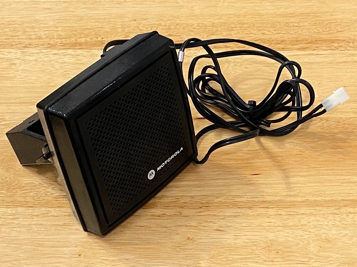 Motorola HSN4031B External 7.5 Watt Two Way Radio CB Speaker w/Bracket & Screws