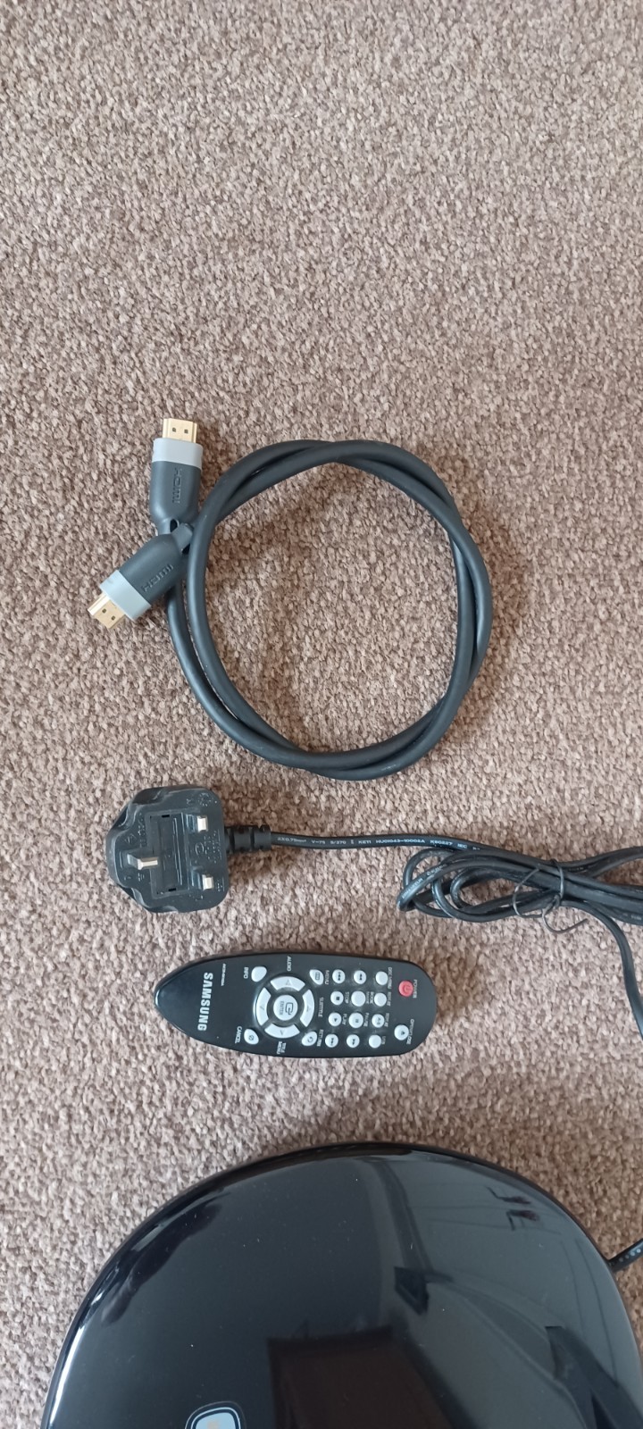 SAMSUNG COMPACT HMDI DVD PLAYER WITH REMOTE - BLACK