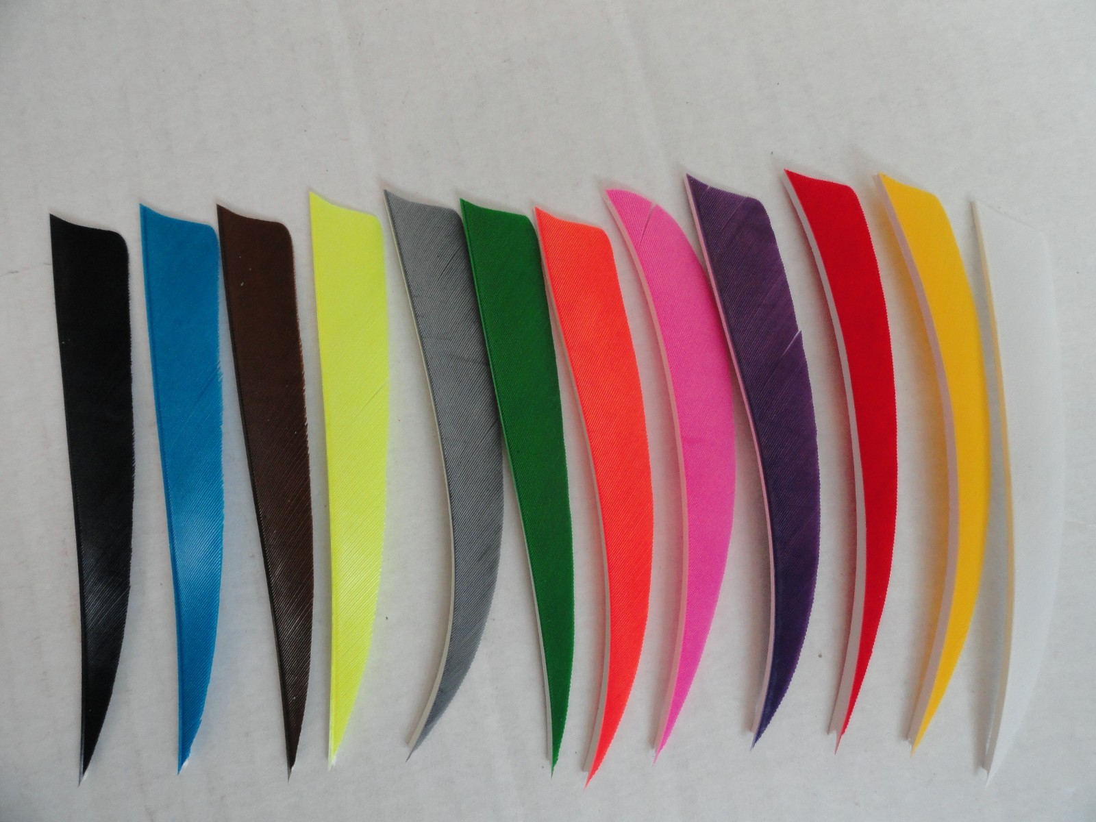 TrueFlight 5" Shield Feathers - 100 Pack, RW or LW
