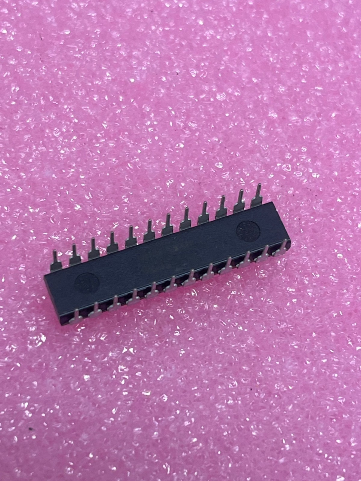 Maxim MAX507BENG IC, Voltage Output, 12-Bit DAC, with Internal Reference - NEW!