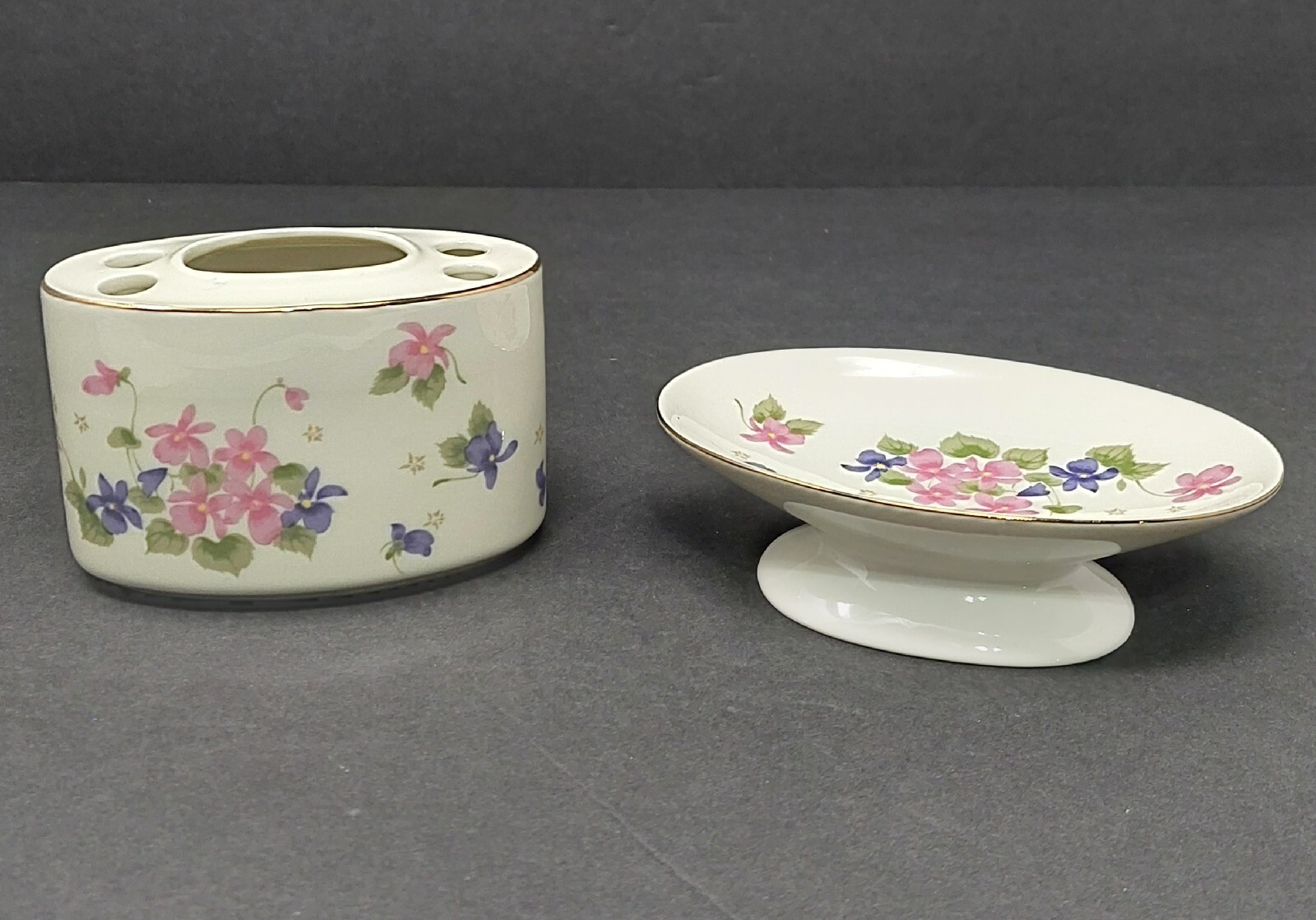 Vintage Beacon Hill Pedestal Soap Dish And Matching Toothbrush Holder