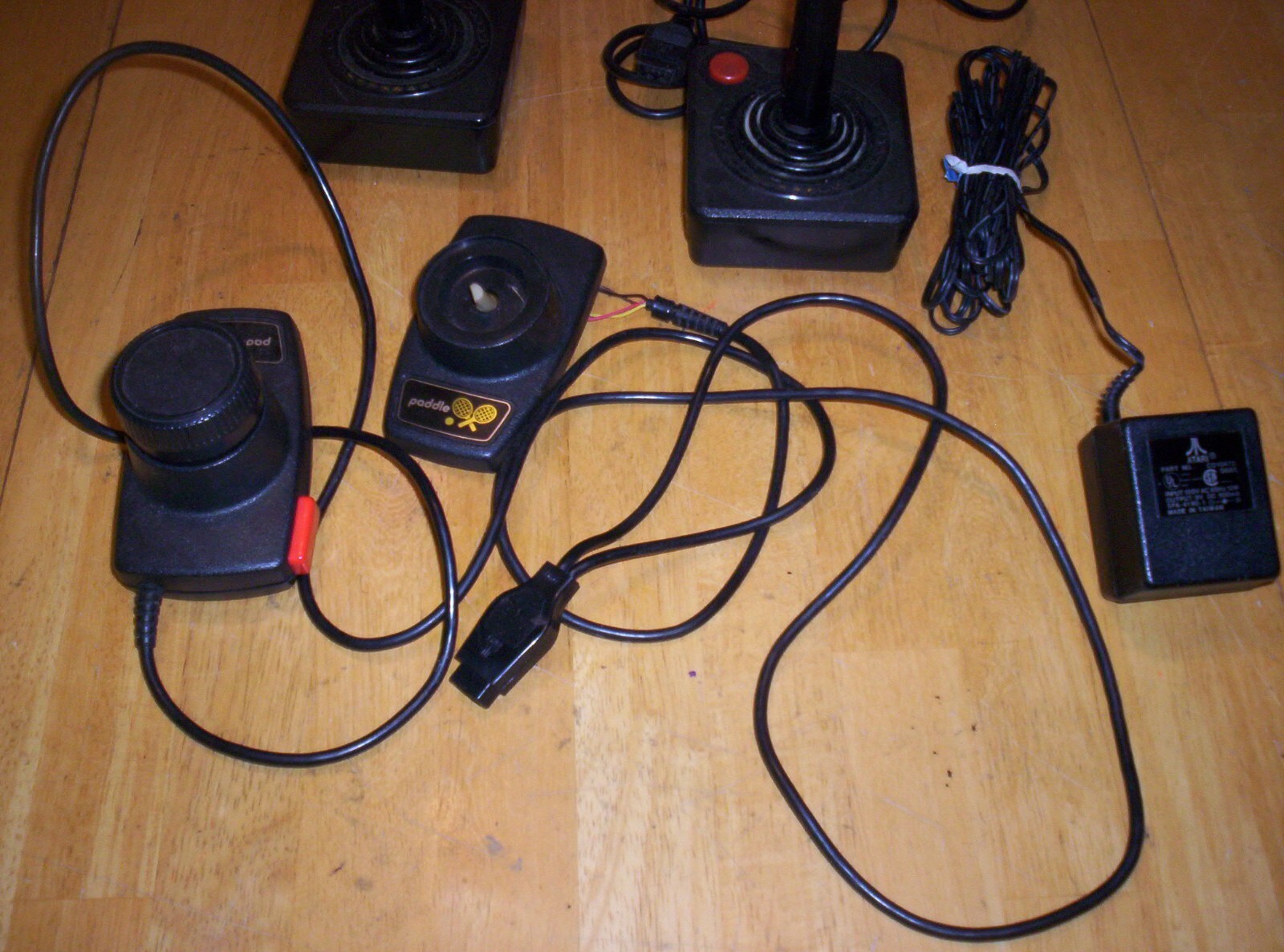 Atari & Pong Vintage Paddles Controllers - One Pong Controller Broken