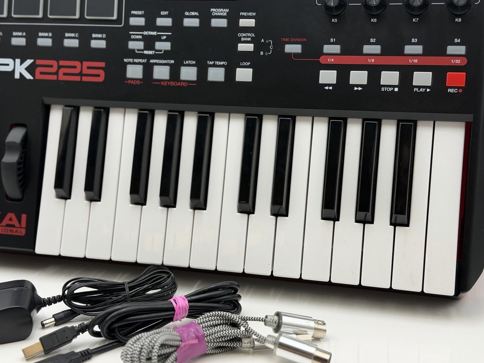 Akai Professional MPK 225 Compact Keyboard Controller