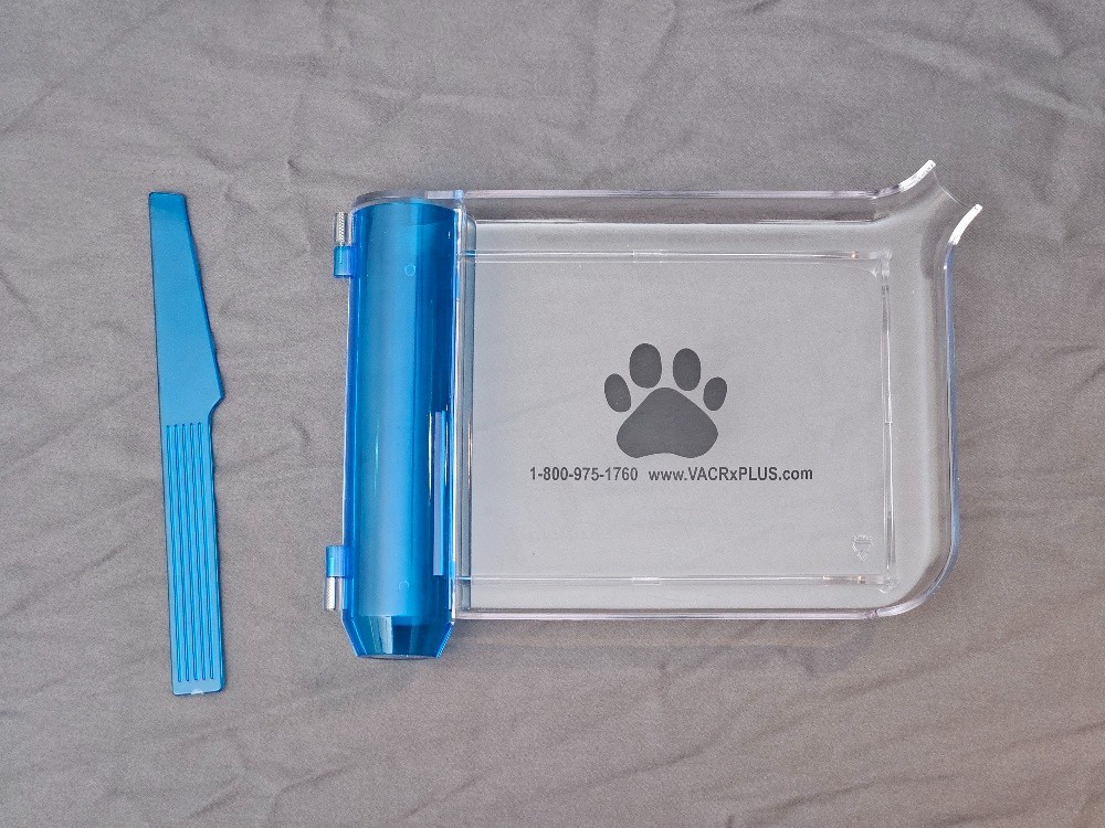 Right Hand Pill Counting Tray with Spatula Blue and Clear in color R4200