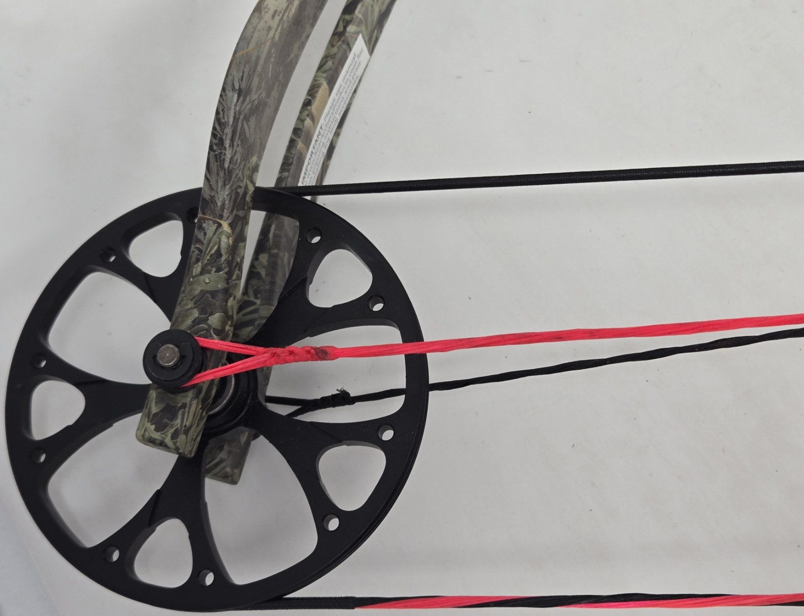 Bear Archery Compound Bow Package - Hard Case Arrows Accessories EUC Bundle