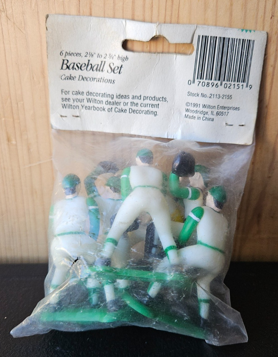 BASEBALL SET, CAKE TOPPERS DECORATIONS. 1991 BEN FRANKLIN CRAFTS / WILTON