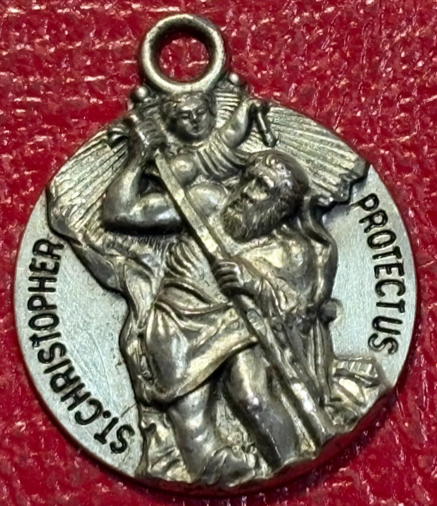 9.8 GRAMS VINTAGE STERLING SILVER ST CHRISTOPHER PROTECTUS TOKEN/CHARM-JAN505
