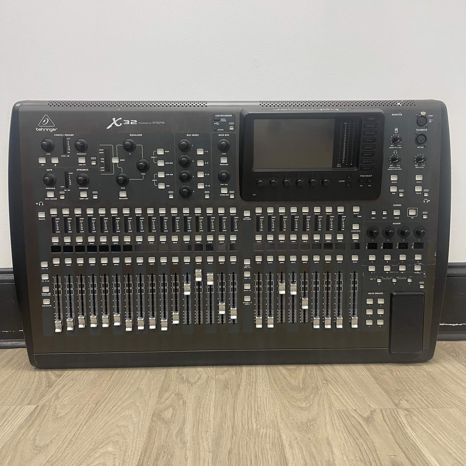 Behringer X32 40-Channel Digital Mixing Studio