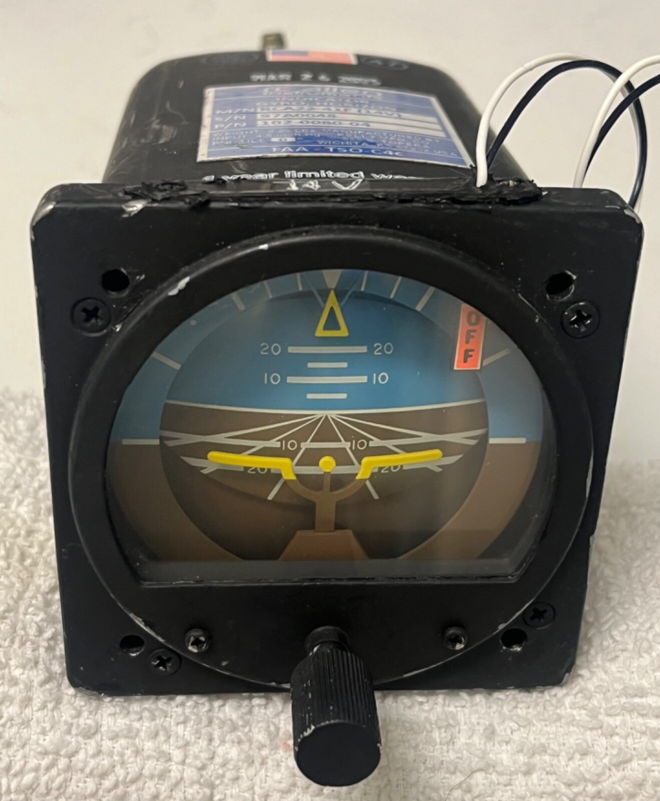 RC Allen Attitude Indicator Gyro M/N RCA22-41F P/N 102-0080-04  14 Volt Airplane