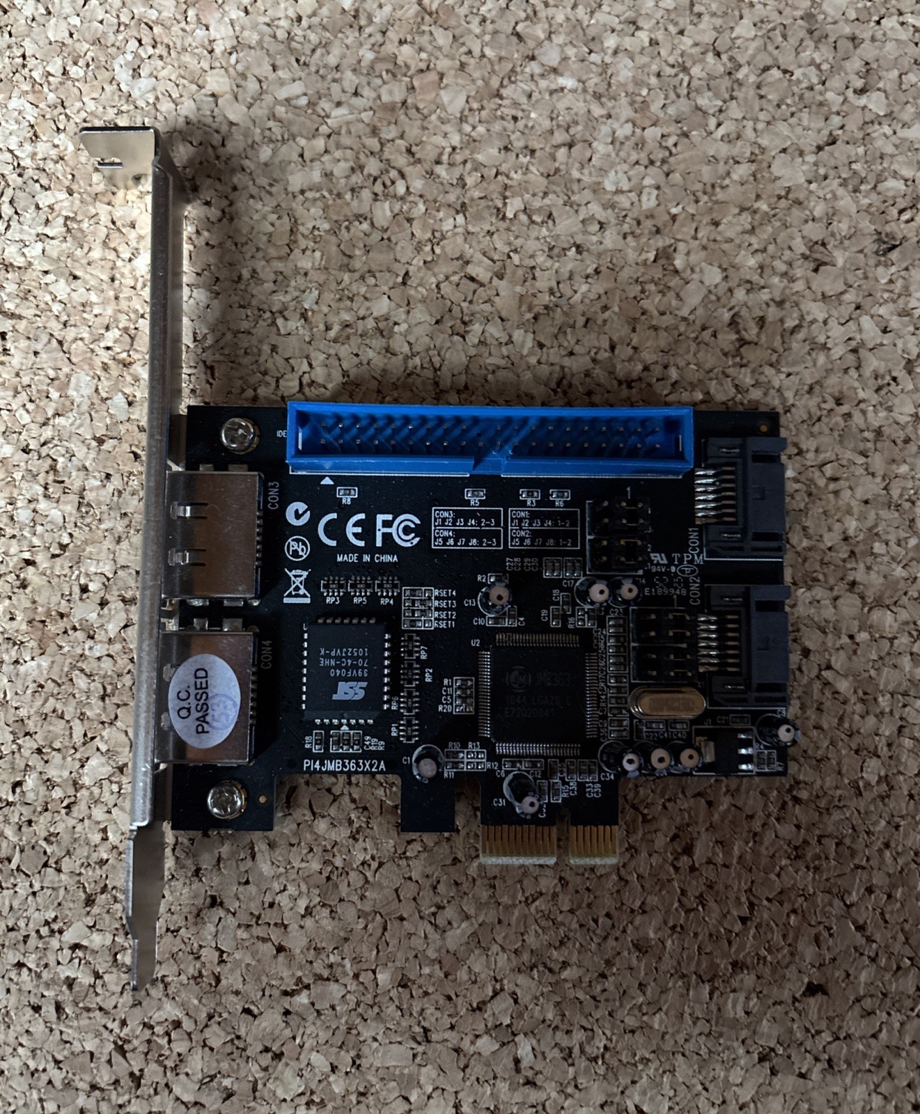 Vantec UGT-IS100R 4+1 SATA II 300 & PATA PCI-E Combo Host Card W/RAID