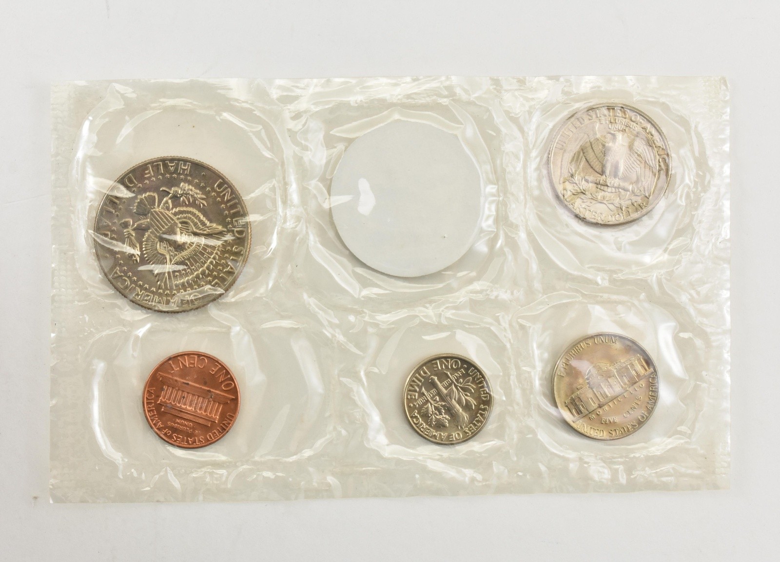 1983-P/D Uncirculated Souvenir Mint Set W/ Envelope *8982